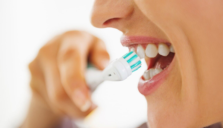 charcoal toothpaste to get white and strong teeth,charcoal toothpaste,useing charcoal for brushing teeth,healthy living,Health tips