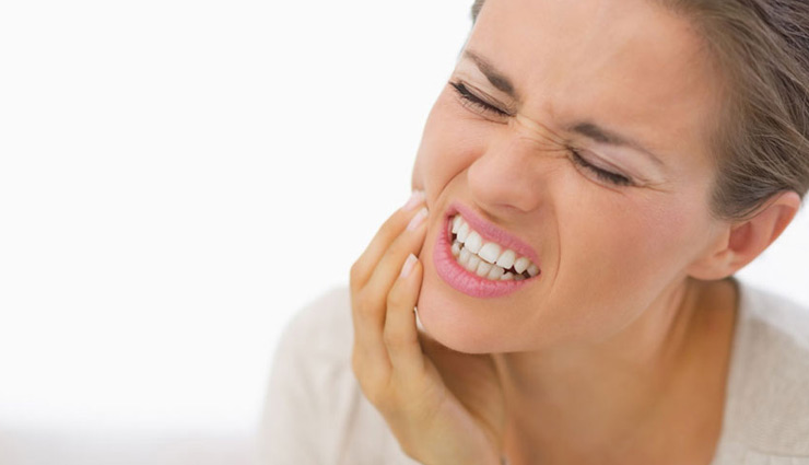 दांतों के असहनीय दर्द से है परेशान, तो राहत के लिए आजमाए ये घरेलू उपाय home remedies,home remedies for teeth pain,teeth care tips,Health,Health tips,health tips hindi