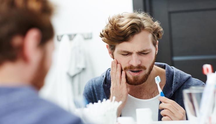 मिनटों में असहनीय दांत दर्द से आराम दिलाएंगे ये नुस्खें, देखें आजमाकर