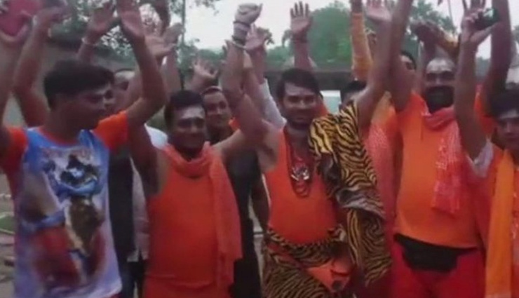 Tej Pratap Yadav dresses up as Lord Shiva, offers prayers at Patna temple