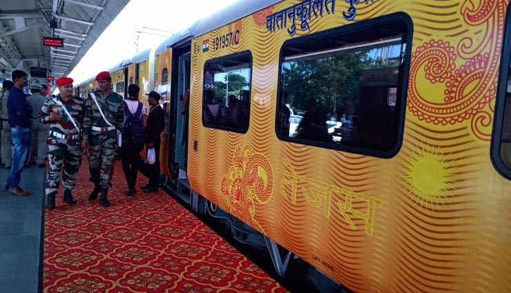tejas express,first private train in india,irctc,new delhi,lucknow,cm yogi adityanath,about tejas express,tejas express lucknow to delhi timing,tejas train,tejas express lucknow,tejas express route,news,news in hindi