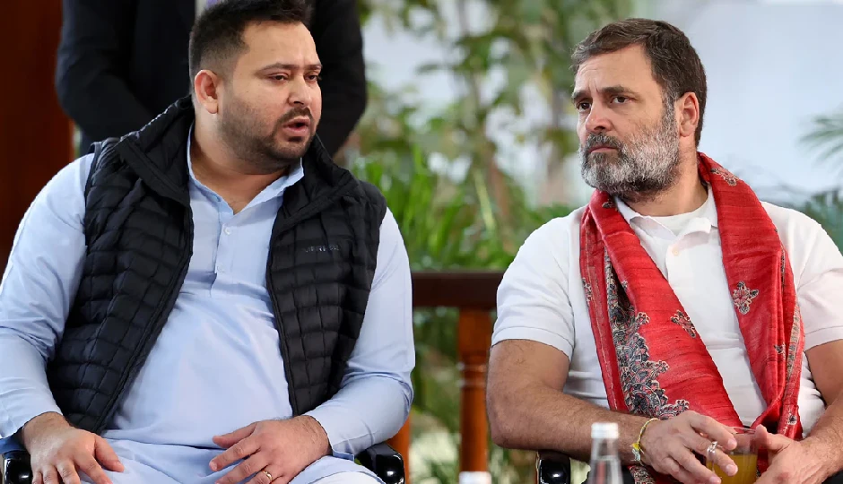 तेजस्वी-राहुल की लोकप्रियता ने नीतीश-मोदी को दी टक्कर, बिहार चुनाव से पहले सर्वे ने बदले सियासी समीकरण!