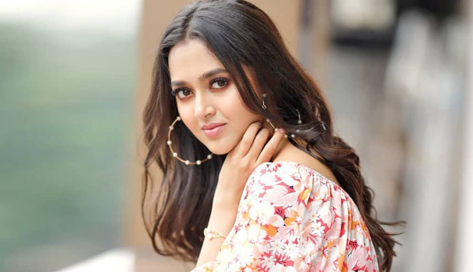 karan kundrra,actor karan kundrra,tejasswi prakash,actress tejasswi prakash,karan tejasswi,karan dating app,karan tejasswi relationship,leughter chefs 2