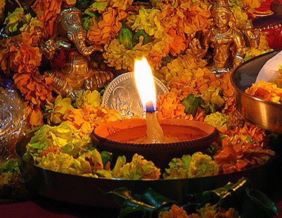 जानिए तेल से जुड़े अचूक टोटके जो बदल दे आपका भाग्य...