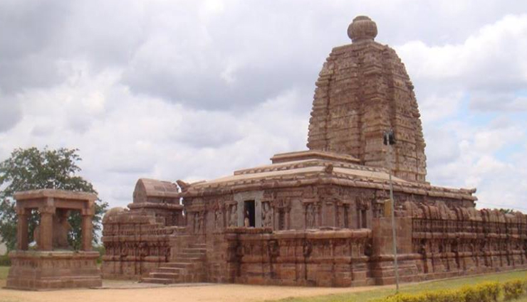 telangana,temples in telangana,alampur jogulamba temple,padmakshi temple,saleshwaram lingayya swamy temple,sri raja rajeshwara temple,kondagattu temple