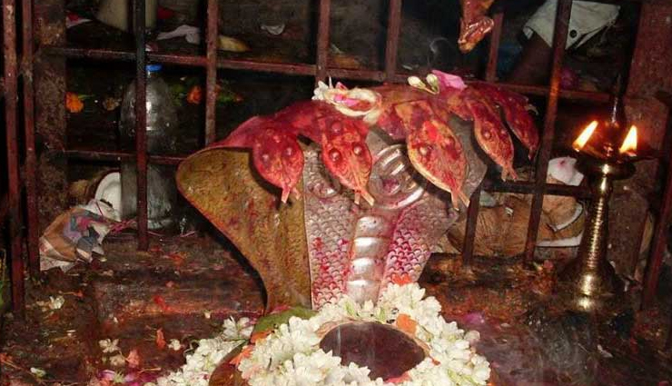 telangana,temples in telangana,alampur jogulamba temple,padmakshi temple,saleshwaram lingayya swamy temple,sri raja rajeshwara temple,kondagattu temple