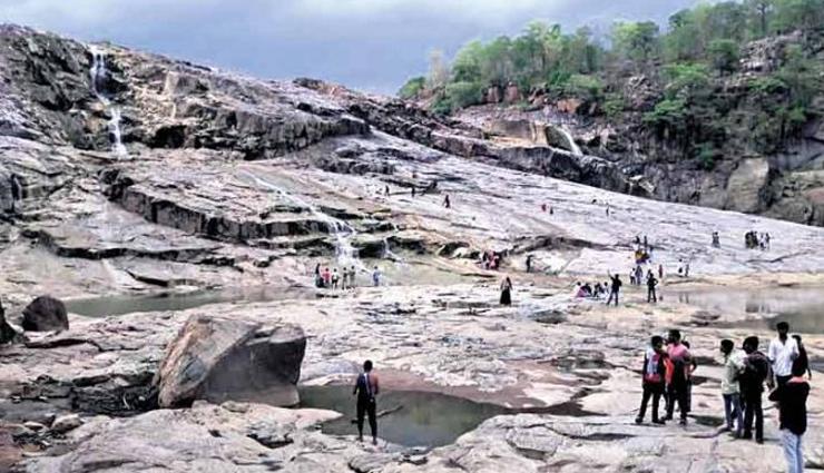 hyderabad,warangal,adilabad,karimnagar,ranga reddy,khammam,nizamabad,mahbubnagar,medak,nalgonda,famous tourism destinations,tourism destinations to visit in telangana,telangana