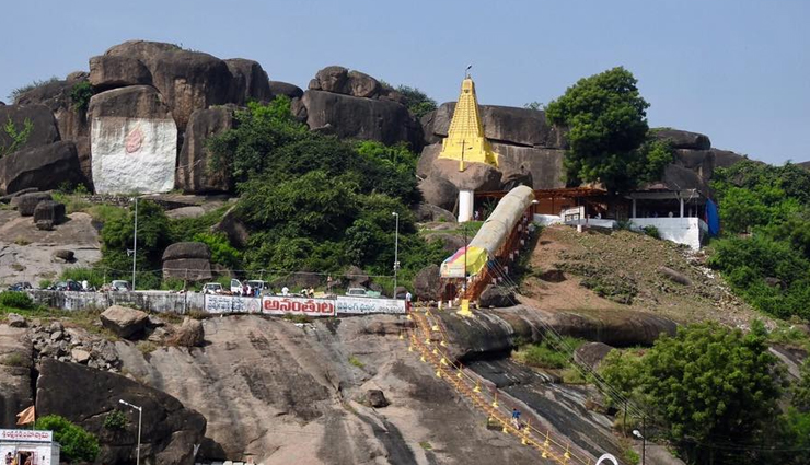 telangana,temples in telangana,alampur jogulamba temple,padmakshi temple,saleshwaram lingayya swamy temple,sri raja rajeshwara temple,kondagattu temple