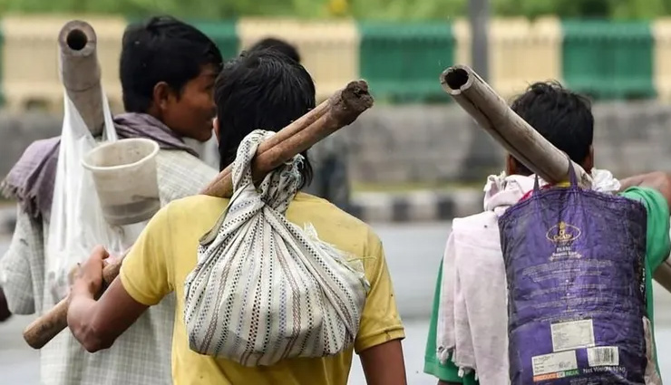 तेलंगाना / 300 किमी पैदल चला प्रवासी मजदूर, हुई मौत