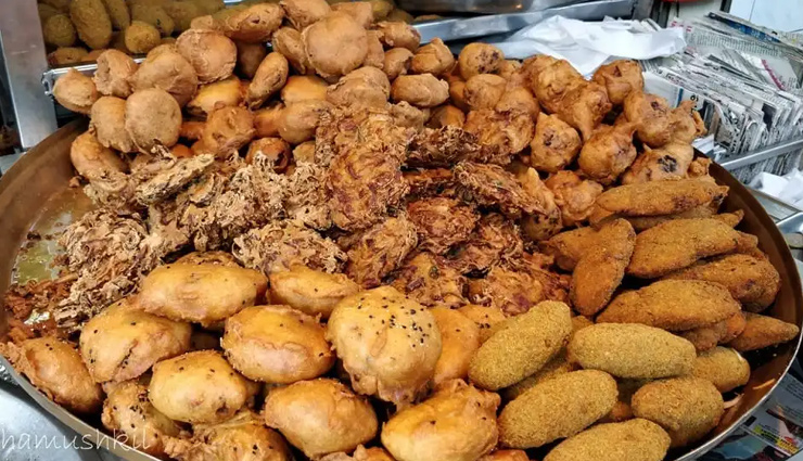 kolkata street food,best street food in kolkata,famous food items in kolkata,most popular street food in kolkata,most ordered food in kolkata,kolkata food specialties,kolkata famous street food,west bengal street food,travel guide for kolkata food,kolkata food tourism,kolkata food adventures,kolkata street food delights,kolkata food exploration,kolkata travel tips in hindi,kolkata holiday food experiences