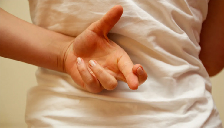 इन 8 संकेतों से पहचानें कि सामने वाला शख्स बोल रहा हैं झूठ, देखते ही आ जाएगा समझ इन 8 संकेतों से पहचानें कि सामने वाला शख्स बोल रहा हैं झूठ, देखते ही आ जाएगा समझ