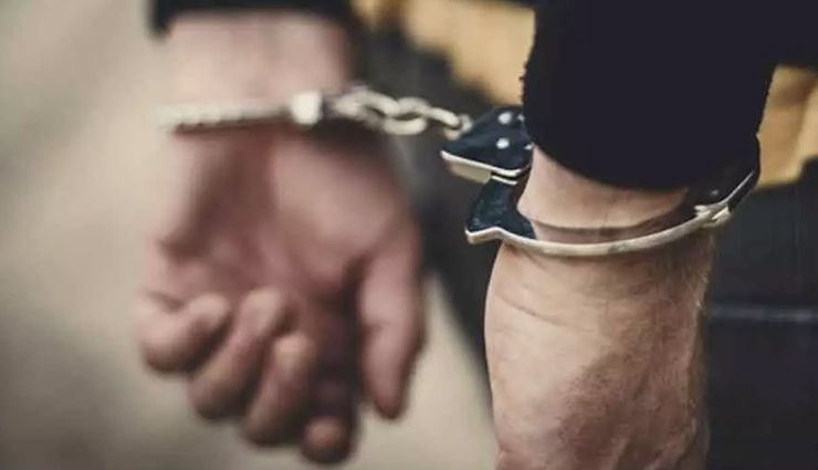 priest burnt his wife alive in temple premises,chhattisgarh