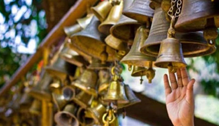 जन्मदिन पर मंदिर चला गया बच्चा, गांव ने दलित परिवार पर लगाया 35000 जुर्माना