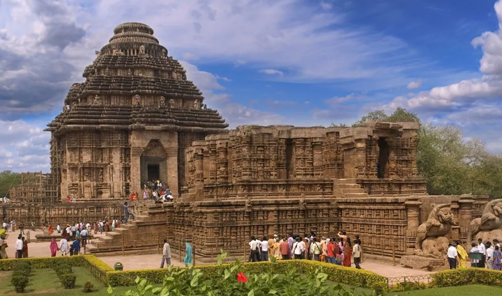 भारत के इन 7 मंदिरों में जाने से लगता हैं खौफ, होती हैं प्रेतवाधित गतिविधियां 