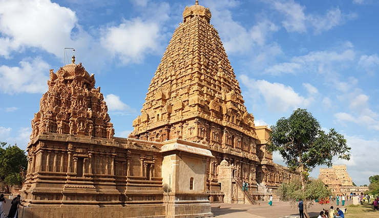 unique offerings are made in these temples of india,you will be surprised to know,holiday,travel,tourism