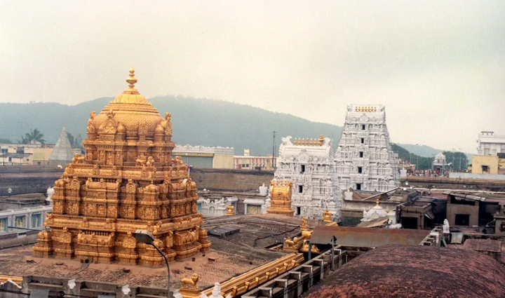 must visit temples in india,holiday,travel,tourism