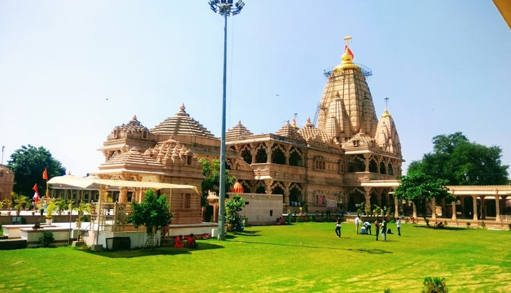 these are the famous and ancient temples of lord krishna,devotees yearn to have a glimpse,holiday,travel,tourism