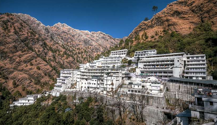 temples to visit in navratri,maa durga temples in navratri,temples in india,india,vaishno devi in katra,jammu & kashmir,naina devi temple,bilaspur,chamunda devi,himachal pradesh,jwala ji devi temple,kangra,mansa devi temple,haridwar,maha kali devi temple,ujjain