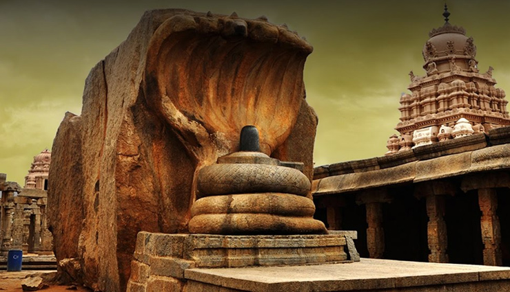 वैज्ञानिकों के लिए भी अनसुलझी हैं इन 7 रहस्यमयी मंदिरों की कहानी