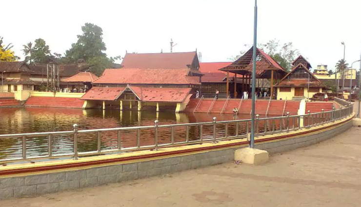 south india,temples in south india,virupaksha temple,hampi,ramanathaswamy temple,rameswaram,ayyappa temple,sabarimala,guruvayur temple,guruvayur,kerala,padmanabha swamy temple