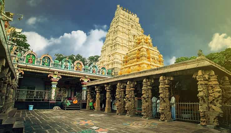 विदेशियों को भी आकर्षित करते हैं आंध्रप्रदेश के ये लोकप्रिय मंदिर, दिखती हैं शानदार वास्तुकला