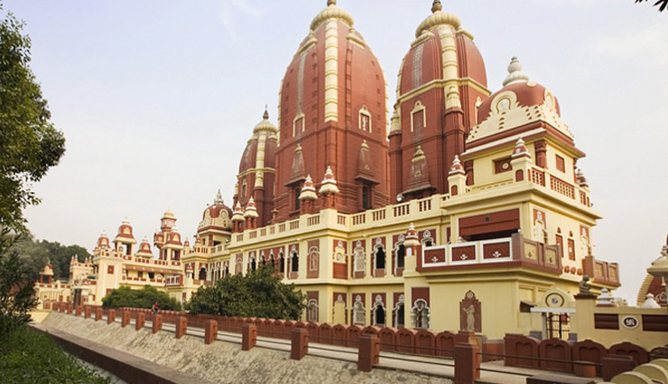 gauri shankar mandir,chandni chowk,hanuman mandir,connaught place,jhandewalan mandir,jhandewalan roadshri digambar jain temple,birla mandir,temples in delhi,delhi,places to visit in delhi