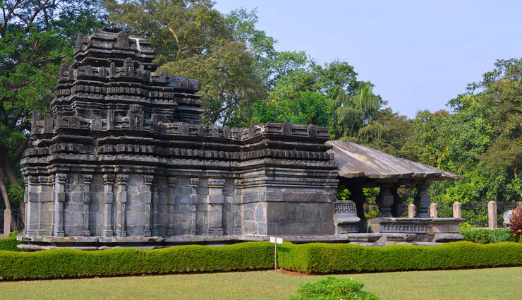 hindu temples,hindu temples  in goa,goa,shanta durga temple,mangueshi temple,mahadev temple,maruti temple,nagueshi temple