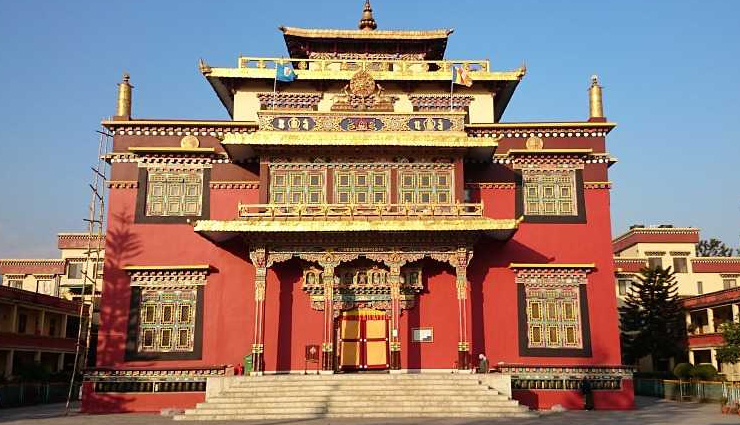 घूमने जा रहे हैं पड़ोसी देश नेपाल, जरूर करें इन धार्मिक स्थलों के दर्शन 