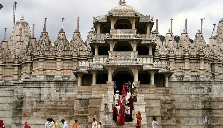 famous temples,famous temples in india,india,vaishno devi,jammu and kashmir,sabarimala,kerala,tirupati,andhra pradesh,varanasi,uttar pradesh,ajmer sharif,rajasthan,golden temple,amritsar,kedarnath,uttarakhand,shirdi,maharashtra,bodh gaya,bihar,hemkund sahib,basilica of bom jesus,goa,ayodhya,uttar pradesh,dilwara temple,guruvayur,kerala,vrindavan,mathura,manikaran sahib,himachal pradesh,puri,orissa