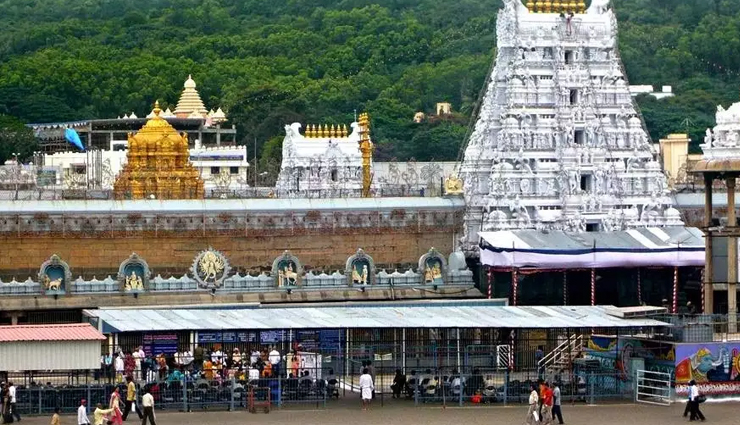 famous temples,famous temples in india,india,vaishno devi,jammu and kashmir,sabarimala,kerala,tirupati,andhra pradesh,varanasi,uttar pradesh,ajmer sharif,rajasthan,golden temple,amritsar,kedarnath,uttarakhand,shirdi,maharashtra,bodh gaya,bihar,hemkund sahib,basilica of bom jesus,goa,ayodhya,uttar pradesh,dilwara temple,guruvayur,kerala,vrindavan,mathura,manikaran sahib,himachal pradesh,puri,orissa