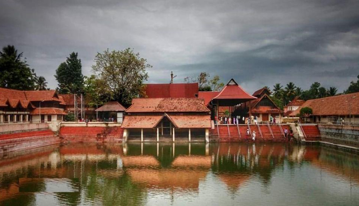 kerala,temples in kerala,sabarimala ayyappa temple,guruvayur sree krishna temple,sree padmanabhaswamy temple,chottanikkara devi temple,mannarasala,nagaraja temple,ambalapuzha sree krishna temple