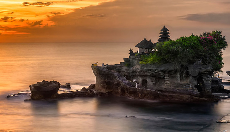 अपनी ख़ूबसूरती के लिए प्रसिद्द है विदेशों के ये 7 धार्मिक स्थल, जानें इनके बारे में temples outside india,famous temples