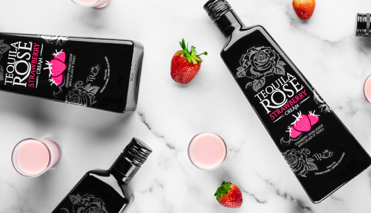 tequila rose cocktail recipe,romantic sunday cocktail,impress partner with cocktail,strawberry cream liqueur drink,sunday evening drinks,romantic cocktail recipe,tequila and strawberry drink,easy cocktail for special occasions,cocktail for couples,sunday date night recipe