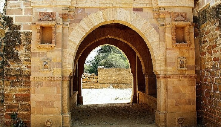 gujarat forts,historical forts in gujarat,dabhoi fort,surat fort,pavagadh champaner fort,manek burj,ilva durga fort,uparkot fort,songadh fort,zinzuwada fort,tera fort,roha fort,forts to visit in gujarat,ancient forts gujarat,gujarat tourism,gujarat fort architecture