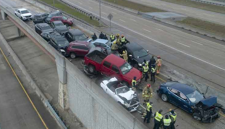 america,texas,road accident,car collision,6 died,world news ,अमेरिका,सड़क हादसा