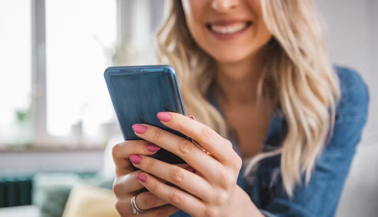 how to play hard to get with a guy,reasons to play hard to get,tips to keep a guy interested,dating tips for women,benefits of playing hard to get,emotional attraction strategies,relationship advice for women,dating psychology,how to attract a guy,keep him wanting more