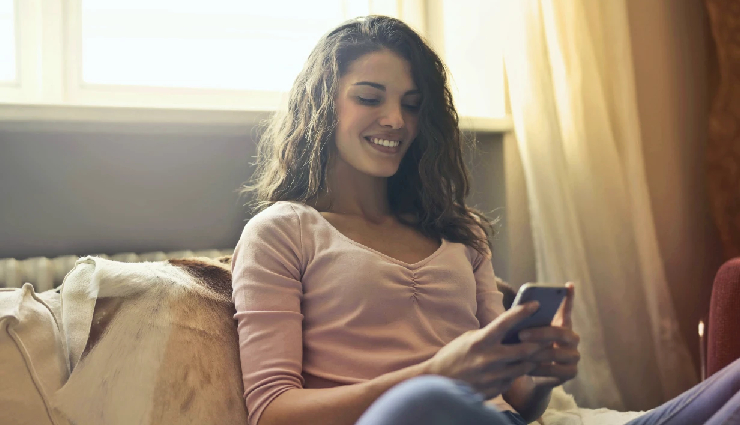 signs friend has a crush,friend secretly likes you,signs of hidden crush,friend in love with you,friend attracted to you,subtle crush signs,friend romantic feelings,unspoken crush signals,friend more than friends,friend relationship clues