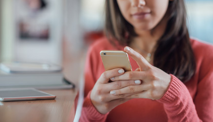 early dating texting rules,texting etiquette in early dating,how often to text when dating,texting tips for new relationships,texting dos and donts in dating,healthy texting habits,early stages of dating communication,when to text during early dating,overtexting in dating,texting rules for new couples,texting frequency when dating,balance texting and dating,mutual texting effort,first dating text tips,how to text in a new relationship