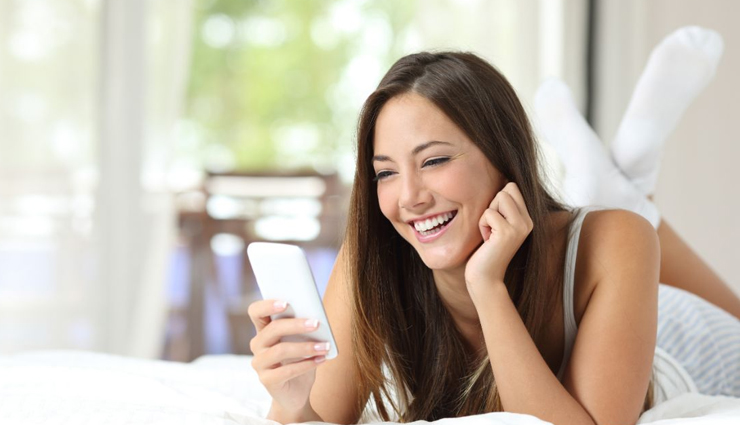 8 Cute Ways To Say Hi in a Text Message 
