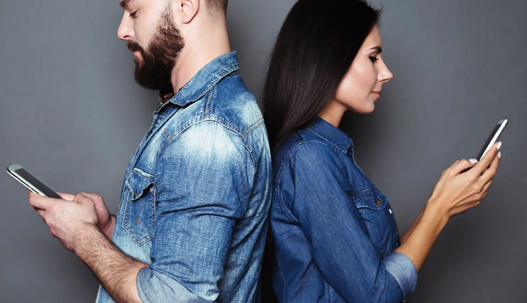 Few Texting Behaviors That May Serve as Signs For Interest in You