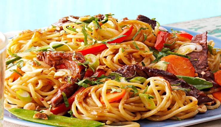 स्पेशल में इस बार ट्राई करें थाई नूडल्स, बच्चों को आएगा पसंद #Recipe