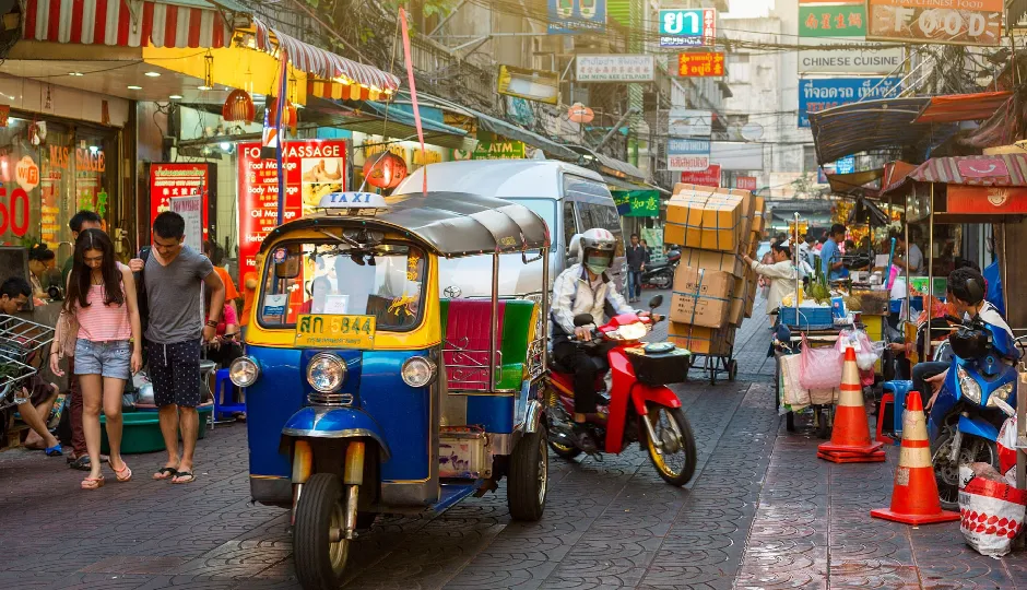 भारत से ₹1,00,000 लेकर थाईलैंड की यात्रा करें तो कितना खर्च आएगा और क्या-क्या खरीद सकते हैं?