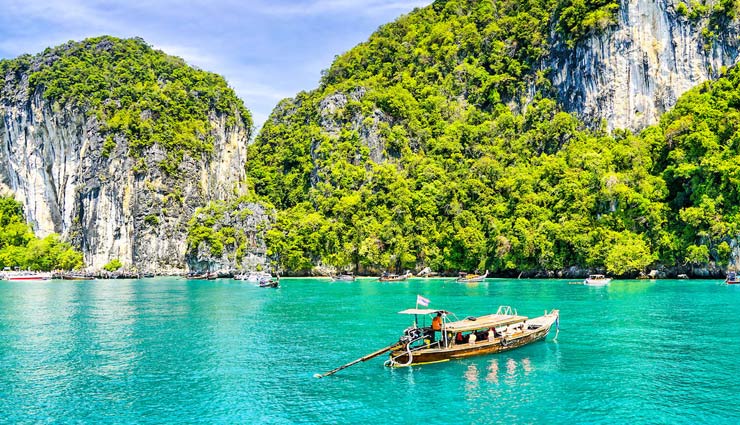 visit these places for solo travel,holidays,travel,tourism