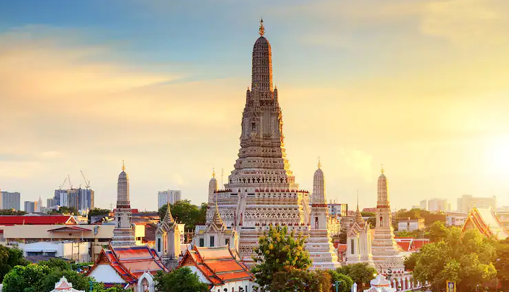 thailand,temples in thailand famous temples,wat rong khun,sanctuary of truth,wat pa maha chedi kaew,wat pho,wat arun,wat phra kaew