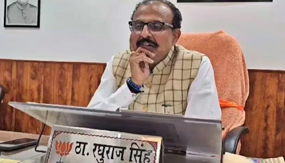 'सड़क पर नमाज पढ़नी है तो पाकिस्तान चले जाएं…', यूपी मंत्री ठाकुर रघुराज सिंह का भड़काऊ बयान