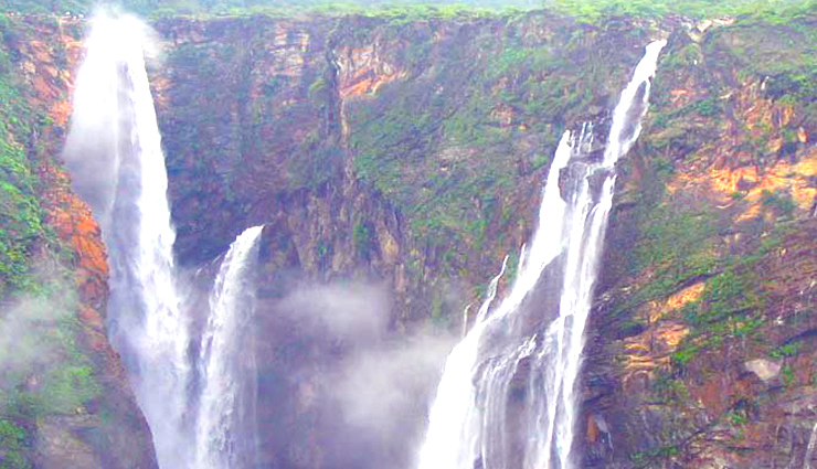 tallest waterfalls in india,highest waterfalls in india,visit waterfalls in india,must-visit waterfalls,india tallest waterfalls,scenic waterfalls in india,top waterfalls in india,famous waterfalls in india,natural wonders in india,breathtaking waterfalls in india