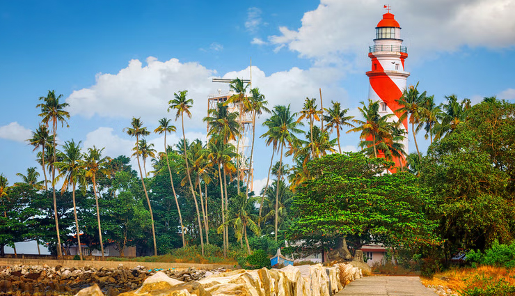 kollam tourist spots,top attractions in kollam,must-visit places in kollam,best places in kollam,jatayu earth’s center kollam,thangassery lighthouse,palaruvi falls kollam,kollam travel guide