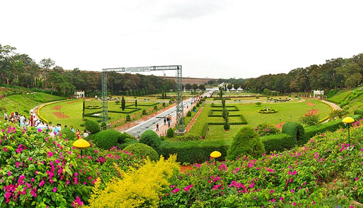 5 breathtaking places in mysore,somnathpur temple,the brindavan gardens,namdroling nyingmapa monastery,karanji lake,avadhoota datta peetham