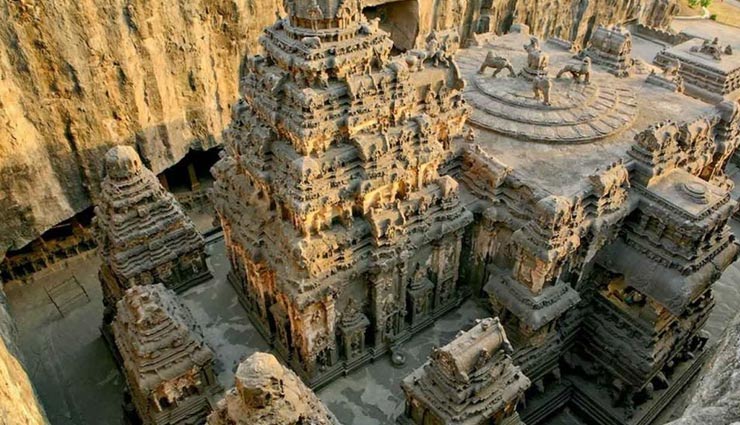 the sealed door of temple no once can open,padmanabhaswamy temple,weird stories,weird temples,weird places