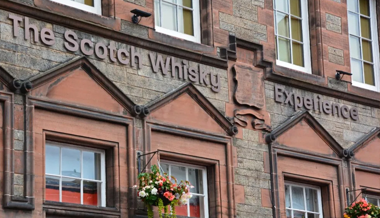 edinburgh,amazing attractions in edinburgh,10 amazing attractions in edinburgh,national museum of scotland,camera obscura and world of illusions,edinburgh castle,palace of holyroodhouse,scottish national gallery,greyfriars kirkyard,the real mary kings close,the scotch whisky experience,royal botanic garden,royal yacht britannia,holidays,travel guide,travel tips